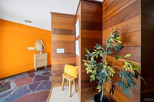 8130 East Genesee, Manlius, NY 13066