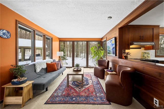 8130 East Genesee, Manlius, NY 13066