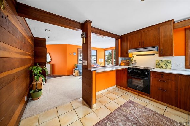 8130 East Genesee, Manlius, NY 13066