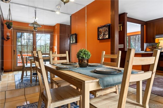 8130 East Genesee, Manlius, NY 13066