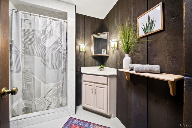 8130 East Genesee, Manlius, NY 13066