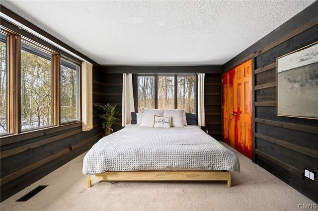 8130 East Genesee, Manlius, NY 13066