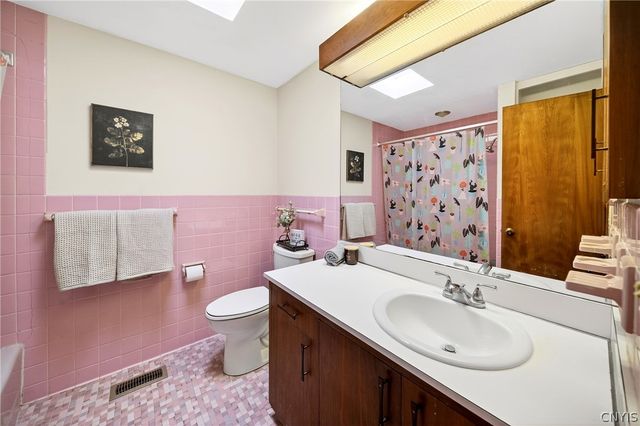 8130 East Genesee, Manlius, NY 13066