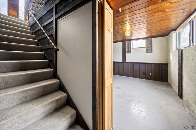 8130 East Genesee, Manlius, NY 13066