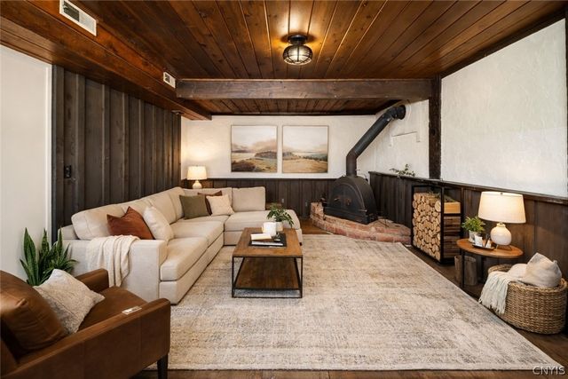 8130 East Genesee, Manlius, NY 13066