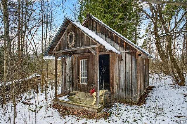 8130 East Genesee, Manlius, NY 13066