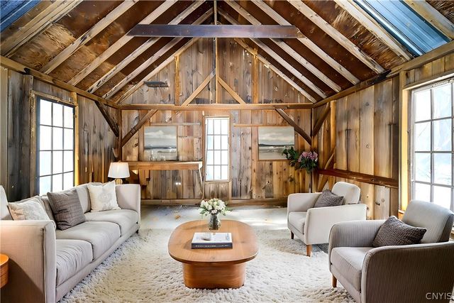 8130 East Genesee, Manlius, NY 13066