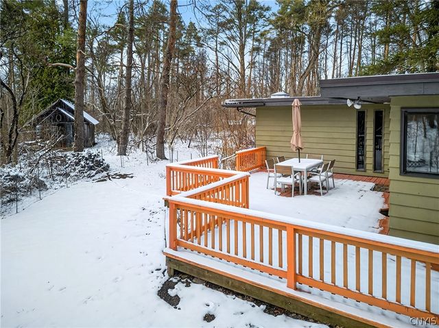 8130 East Genesee, Manlius, NY 13066