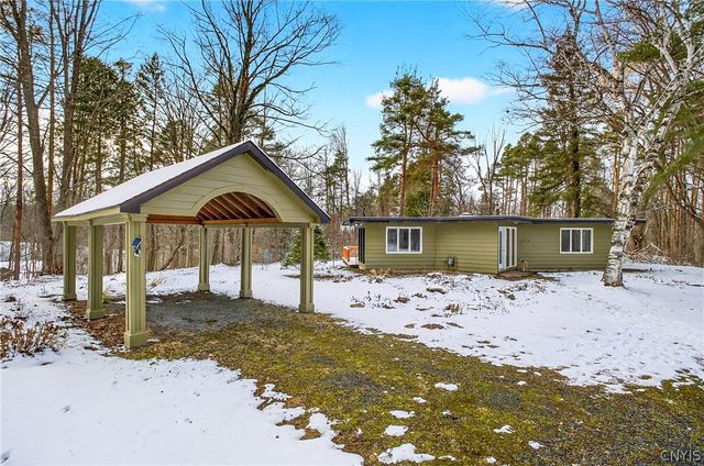 8130 East Genesee, Manlius, NY 13066