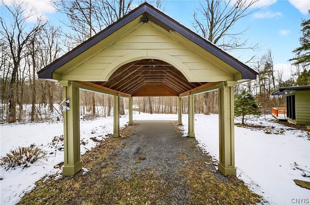 8130 East Genesee, Manlius, NY 13066