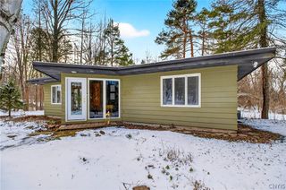 8130 East Genesee, Manlius, NY 13066