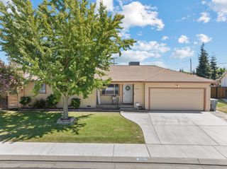 2121 Yosemite Ave, Escalon, CA 95320