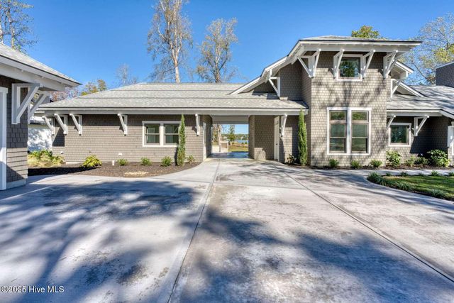 38 Reston Bluff, Hampstead, NC 28443