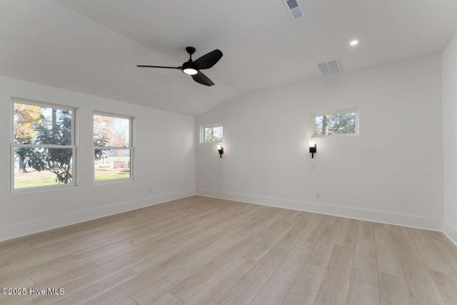 38 Reston Bluff, Hampstead, NC 28443