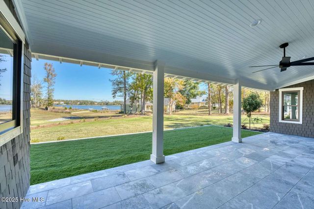 38 Reston Bluff, Hampstead, NC 28443