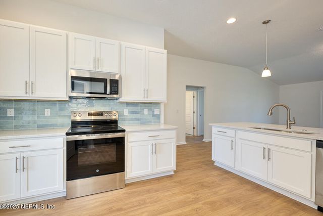 177 NORTHSIDE Drive N, Jacksonville, FL 32218