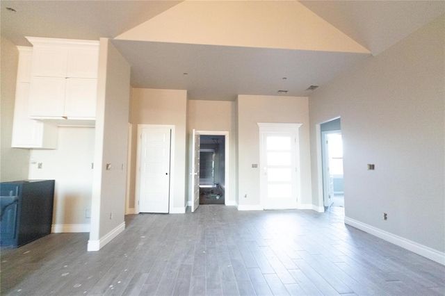 12520 SW 31st Street, Yukon, OK 73099