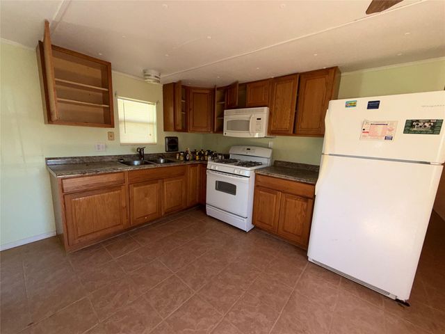 417 Clay Street, Eagle Lake, TX 77434