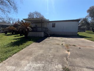 417 Clay Street, Eagle Lake, TX 77434