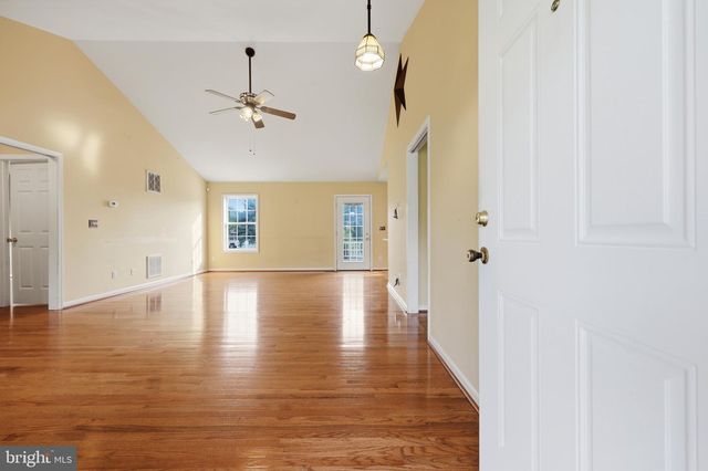 15 SUDLEY LN, Martinsburg, WV 25403