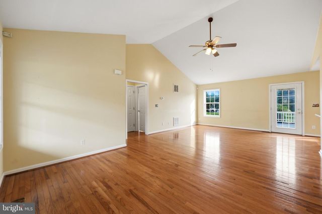 15 SUDLEY LN, Martinsburg, WV 25403