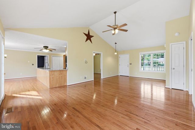 15 SUDLEY LN, Martinsburg, WV 25403