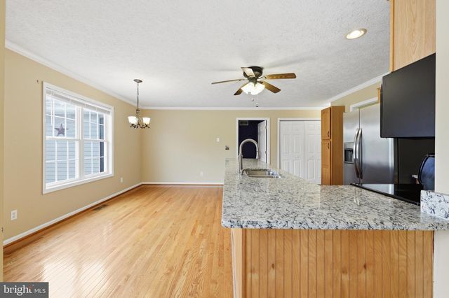 15 SUDLEY LN, Martinsburg, WV 25403