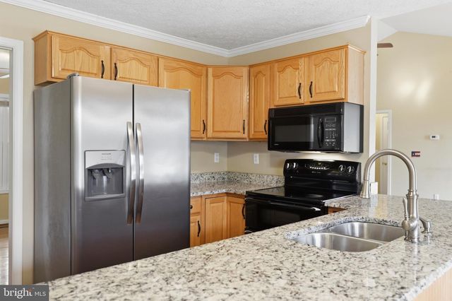 15 SUDLEY LN, Martinsburg, WV 25403