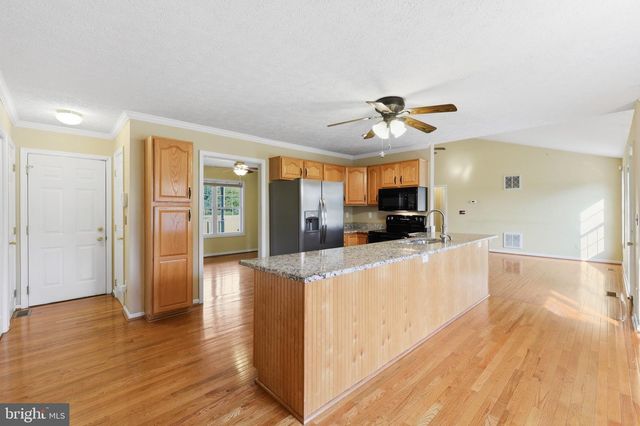 15 SUDLEY LN, Martinsburg, WV 25403