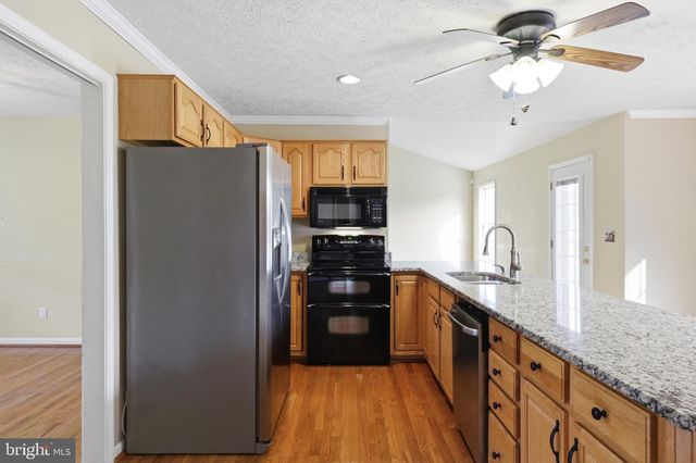 15 SUDLEY LN, Martinsburg, WV 25403