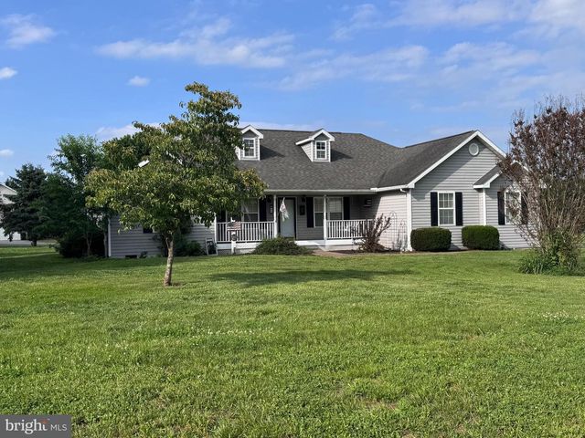 15 SUDLEY LN, Martinsburg, WV 25403