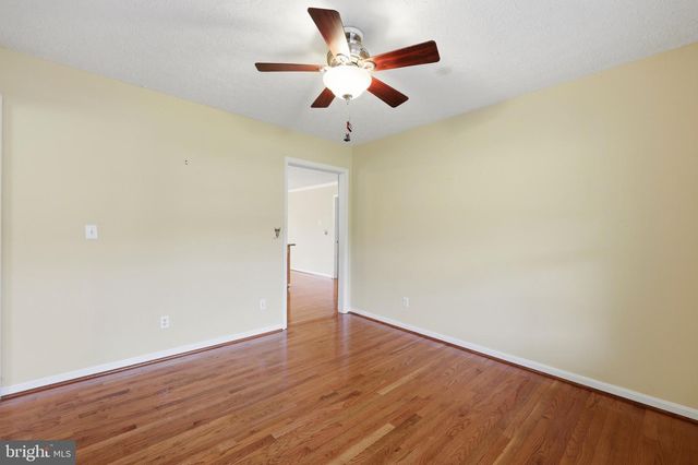 15 SUDLEY LN, Martinsburg, WV 25403