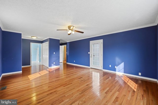 15 SUDLEY LN, Martinsburg, WV 25403
