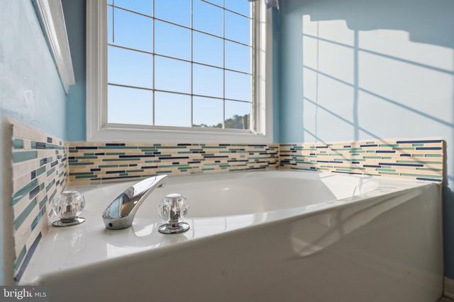15 SUDLEY LN, Martinsburg, WV 25403