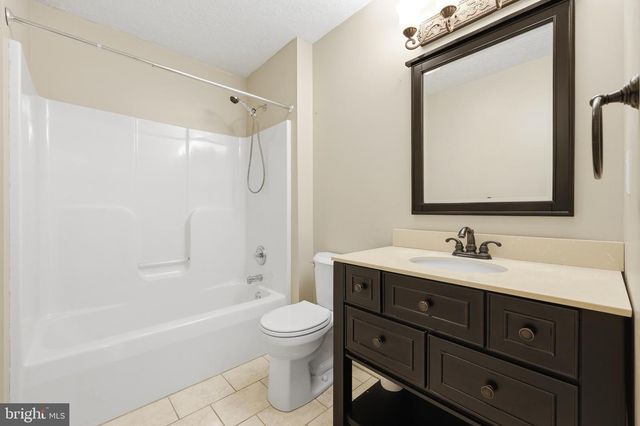 15 SUDLEY LN, Martinsburg, WV 25403