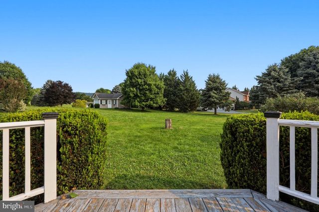 15 SUDLEY LN, Martinsburg, WV 25403