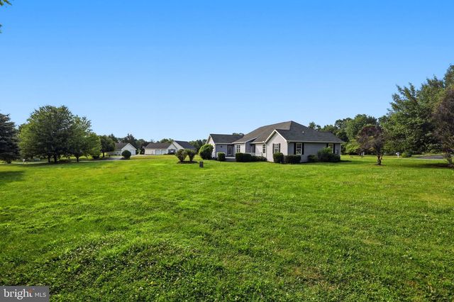 15 SUDLEY LN, Martinsburg, WV 25403