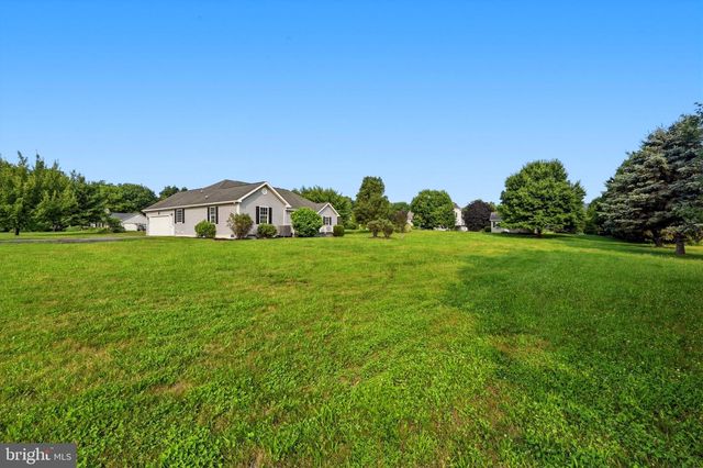 15 SUDLEY LN, Martinsburg, WV 25403