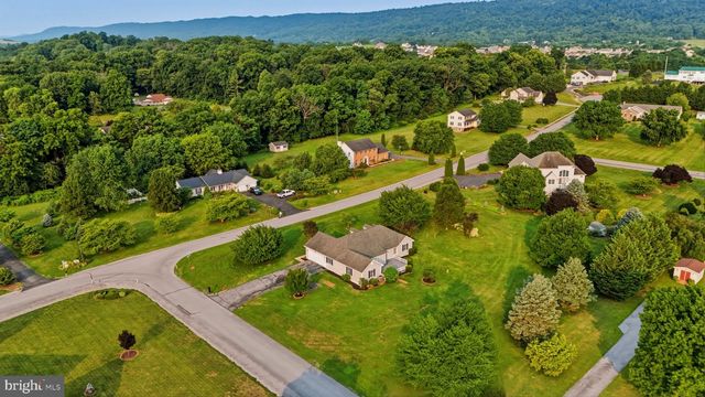 15 SUDLEY LN, Martinsburg, WV 25403