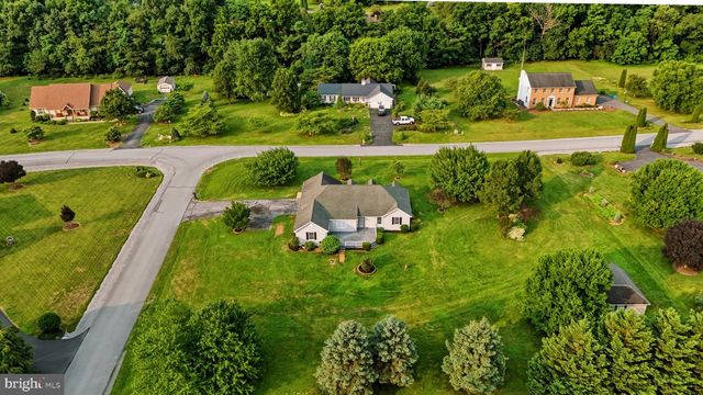 15 SUDLEY LN, Martinsburg, WV 25403