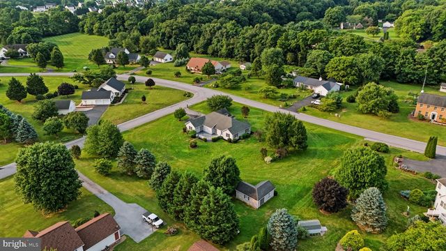 15 SUDLEY LN, Martinsburg, WV 25403