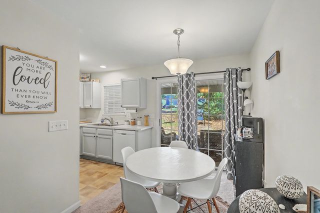 7982 Shadow Oak Drive, North Charleston, SC 29406