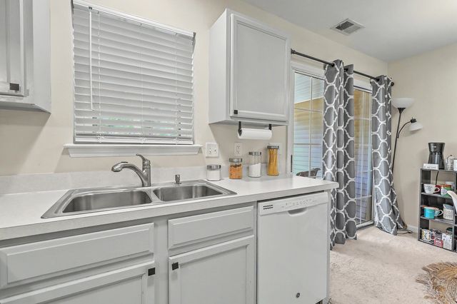 7982 Shadow Oak Drive, North Charleston, SC 29406