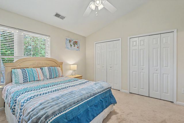 7982 Shadow Oak Drive, North Charleston, SC 29406