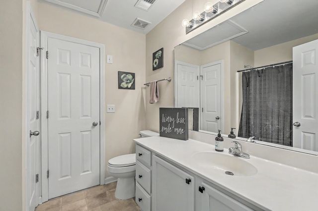 7982 Shadow Oak Drive, North Charleston, SC 29406