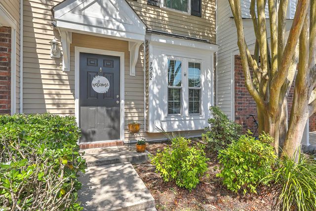 7982 Shadow Oak Drive, North Charleston, SC 29406