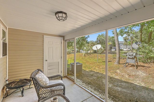 7982 Shadow Oak Drive, North Charleston, SC 29406