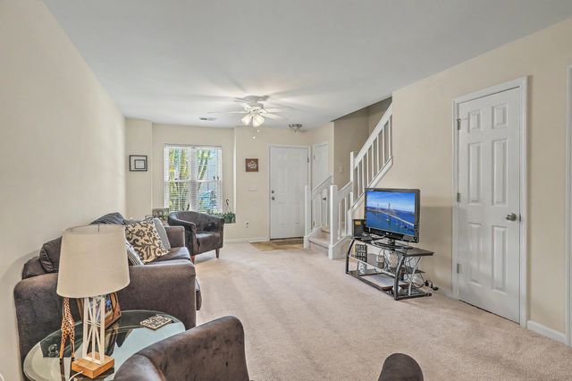 7982 Shadow Oak Drive, North Charleston, SC 29406