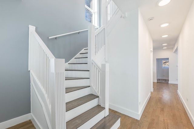 2038 E 73rd Street, Chicago, IL 60649