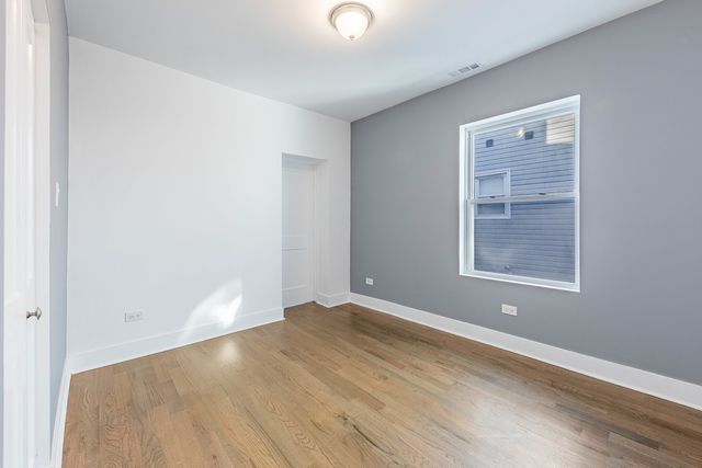 2038 E 73rd Street, Chicago, IL 60649